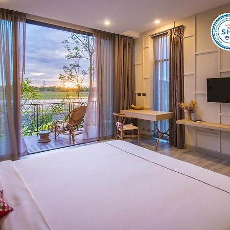Navela Hotel & Convention Ratchaburi Exterior foto