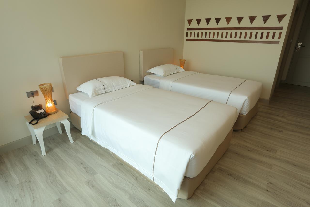 Navela Hotel & Convention Ratchaburi Exterior foto