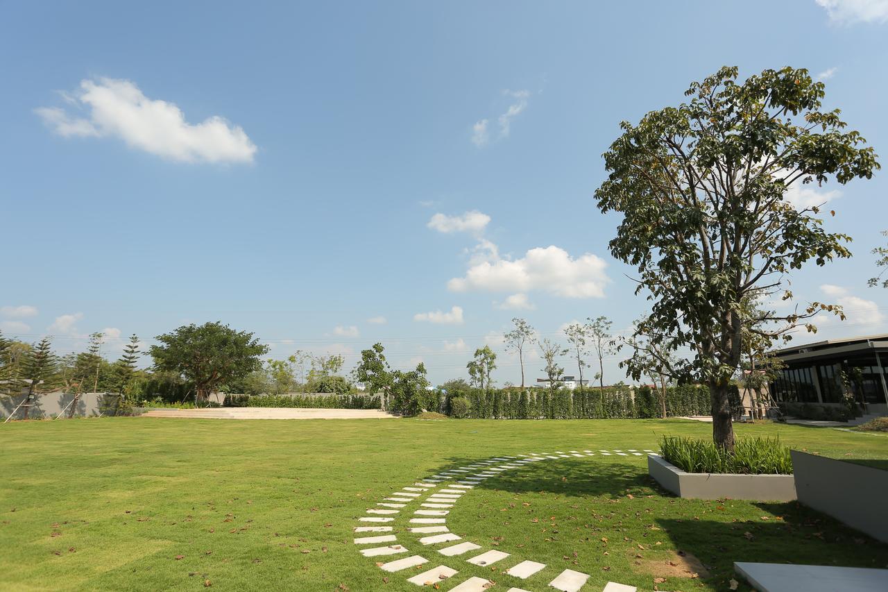 Navela Hotel & Convention Ratchaburi Exterior foto