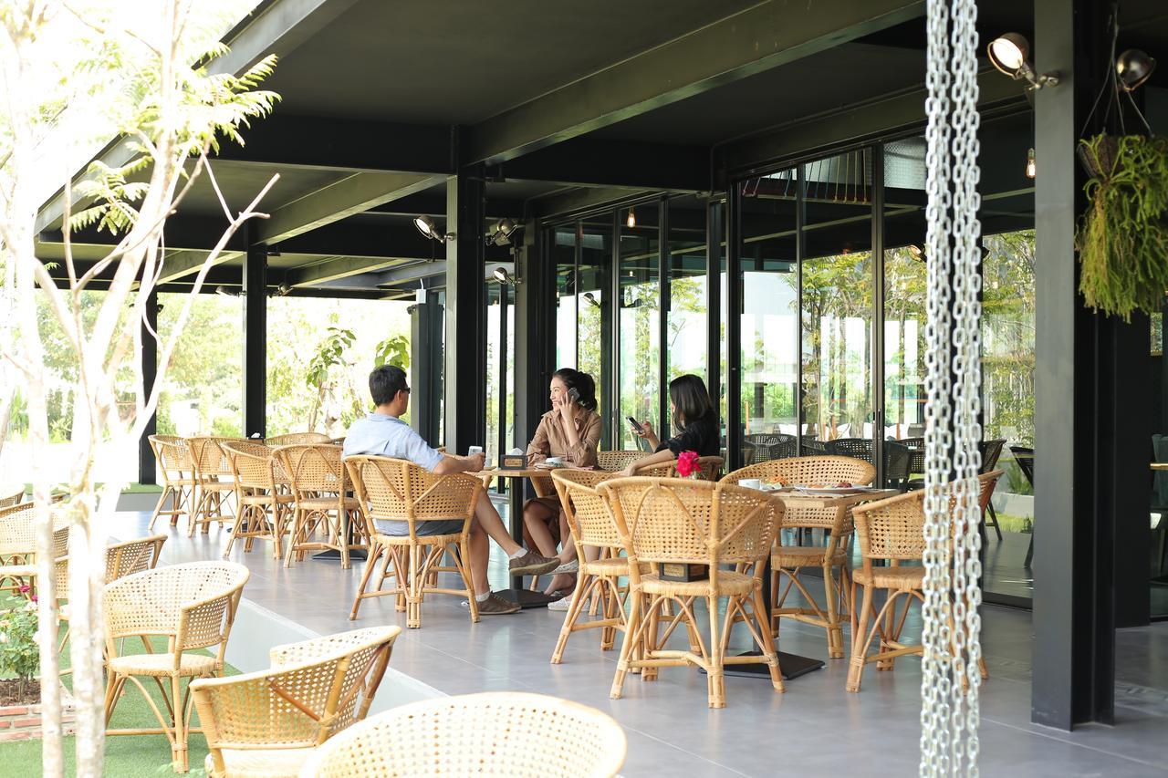 Navela Hotel & Convention Ratchaburi Exterior foto