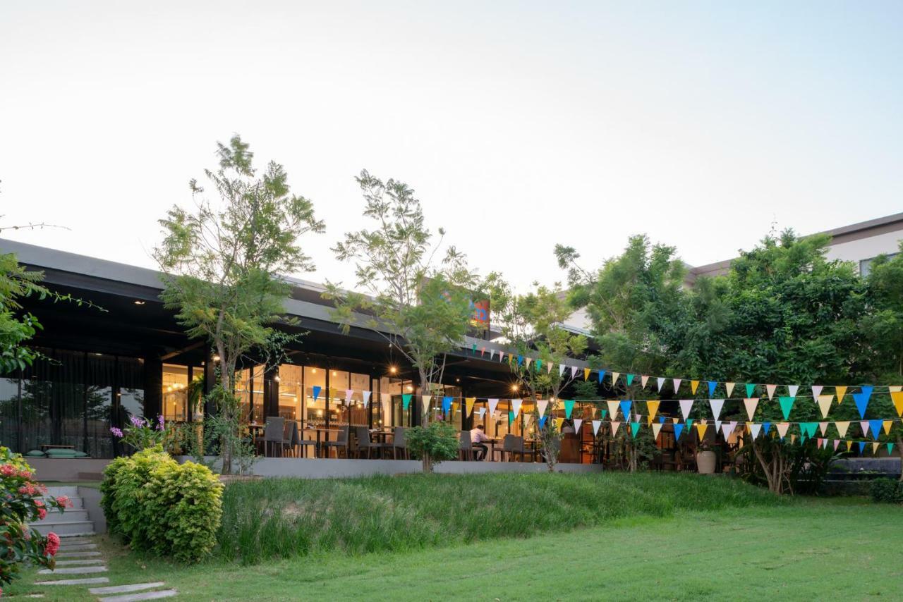 Navela Hotel & Convention Ratchaburi Exterior foto